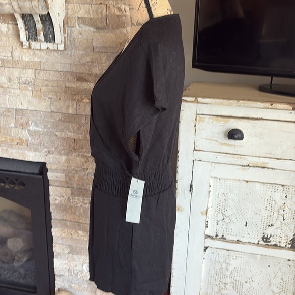 Mono B black elastic waist short sleeve vneck romper two pockets lined shorts - Picture 7 of 16